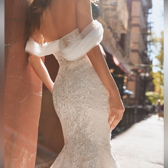 Wona Concept Roma Wedding Dress - Size 2 - Picture 7 of 11